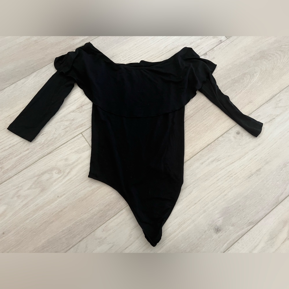 Wilfred aritzia off the shoulder bodysuit black